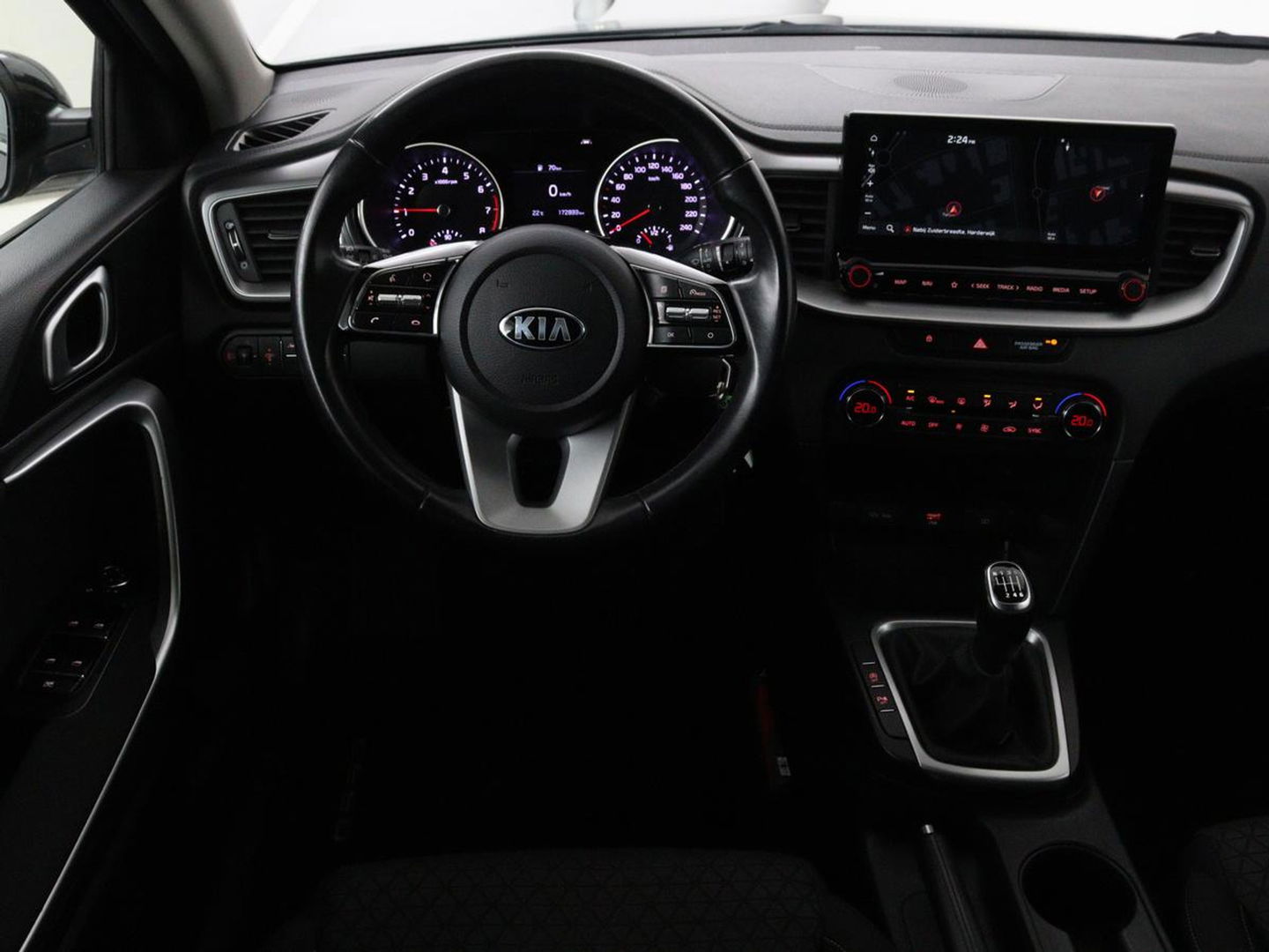 Kia Ceed 1.0 T-GDi DynamicLine | Trekhaak | Carplay | Camera | Parkeerhulp | Cruise control | Climate control | LED | Bluetooth
