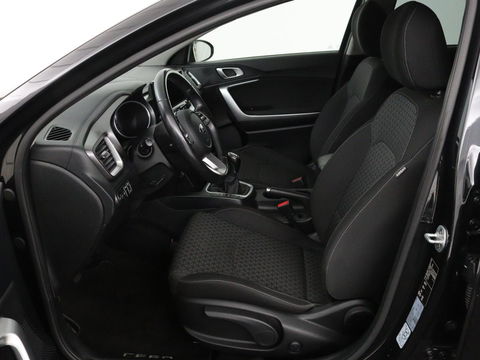 Kia Ceed 1.0 T-GDi DynamicLine | Trekhaak | Carplay | Camera | Parkeerhulp | Cruise control | Climate control | LED | Bluetooth