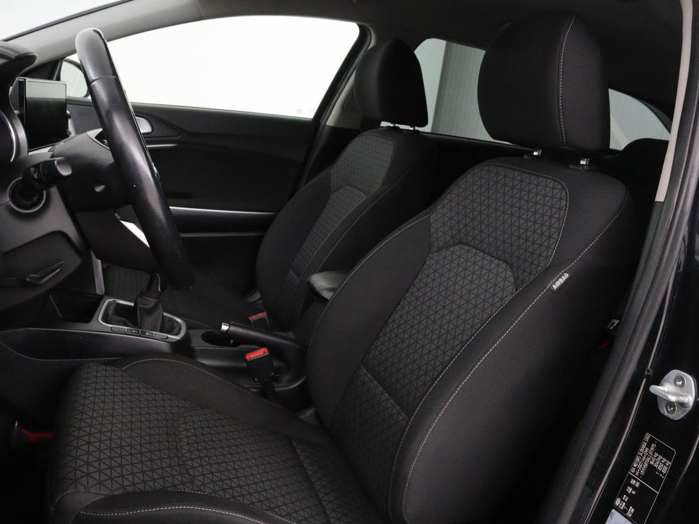 Kia Ceed 1.0 T-GDi DynamicLine | Trekhaak | Carplay | Camera | Parkeerhulp | Cruise control | Climate control | LED | Bluetooth