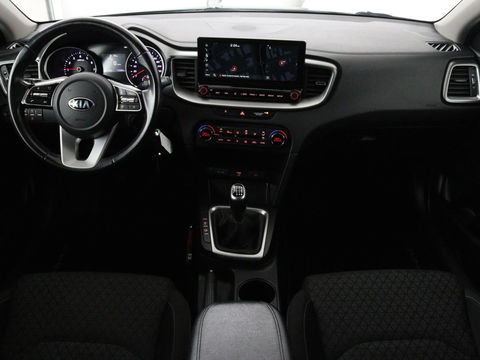 Kia Ceed 1.0 T-GDi DynamicLine | Trekhaak | Carplay | Camera | Parkeerhulp | Cruise control | Climate control | LED | Bluetooth