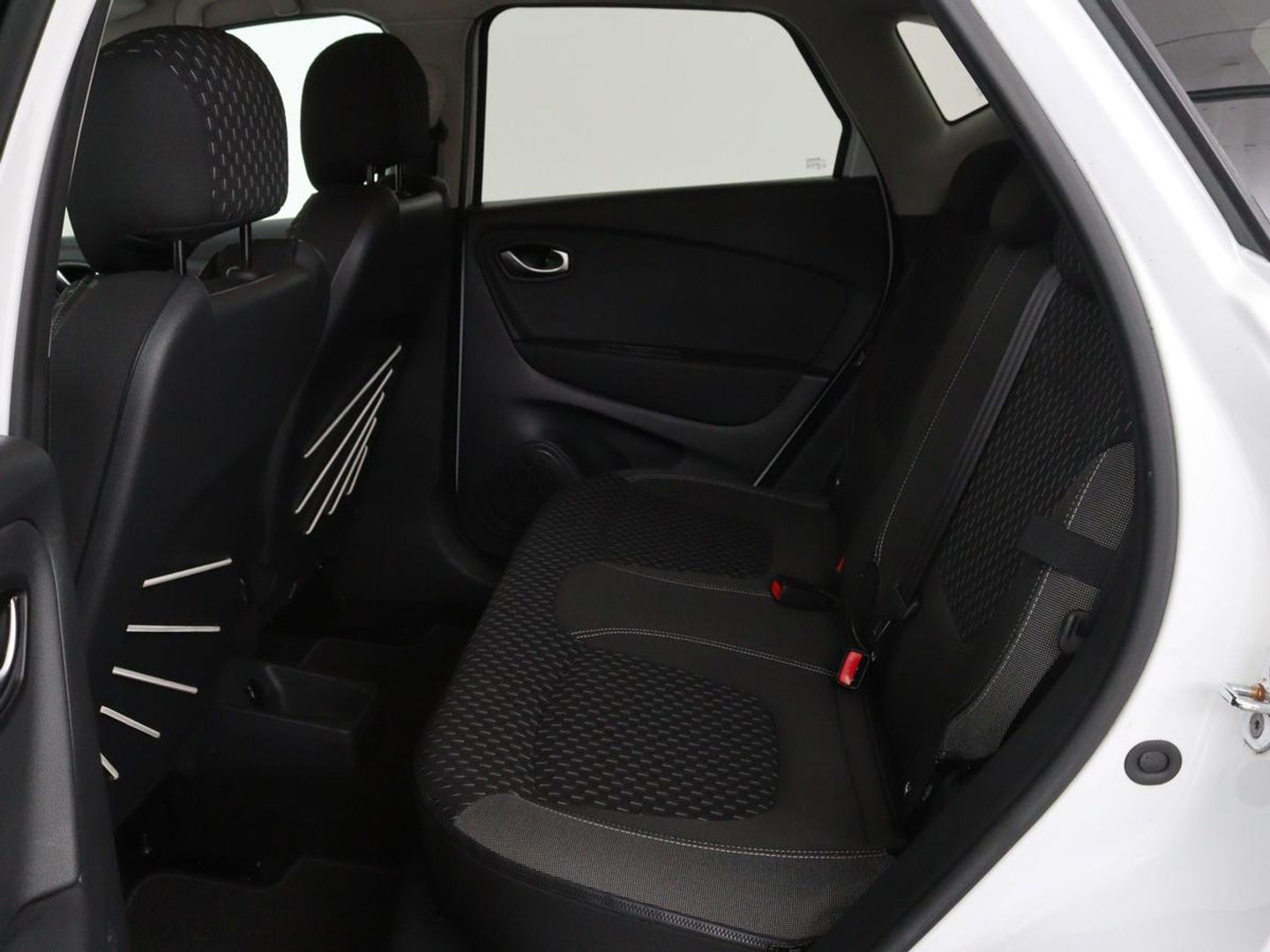 Renault Captur 1.2 TCe Intens | Automaat | Full LED | Navigatie | Keyless | Camera | Climate control | Android Auto | Parkeerhulp | Cruise control