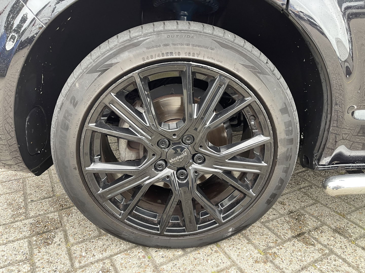 Volkswagen Transporter 2.0 TDI 150pk DSG automaat L2H1 30 DC 5 persoons Bulli / nieuwe koppeling vliegwiel / vaste prijs rijklaar € 32.950 ex btw / lease vanaf € / leer / 19 inch wielen / dubbele schuifdeur