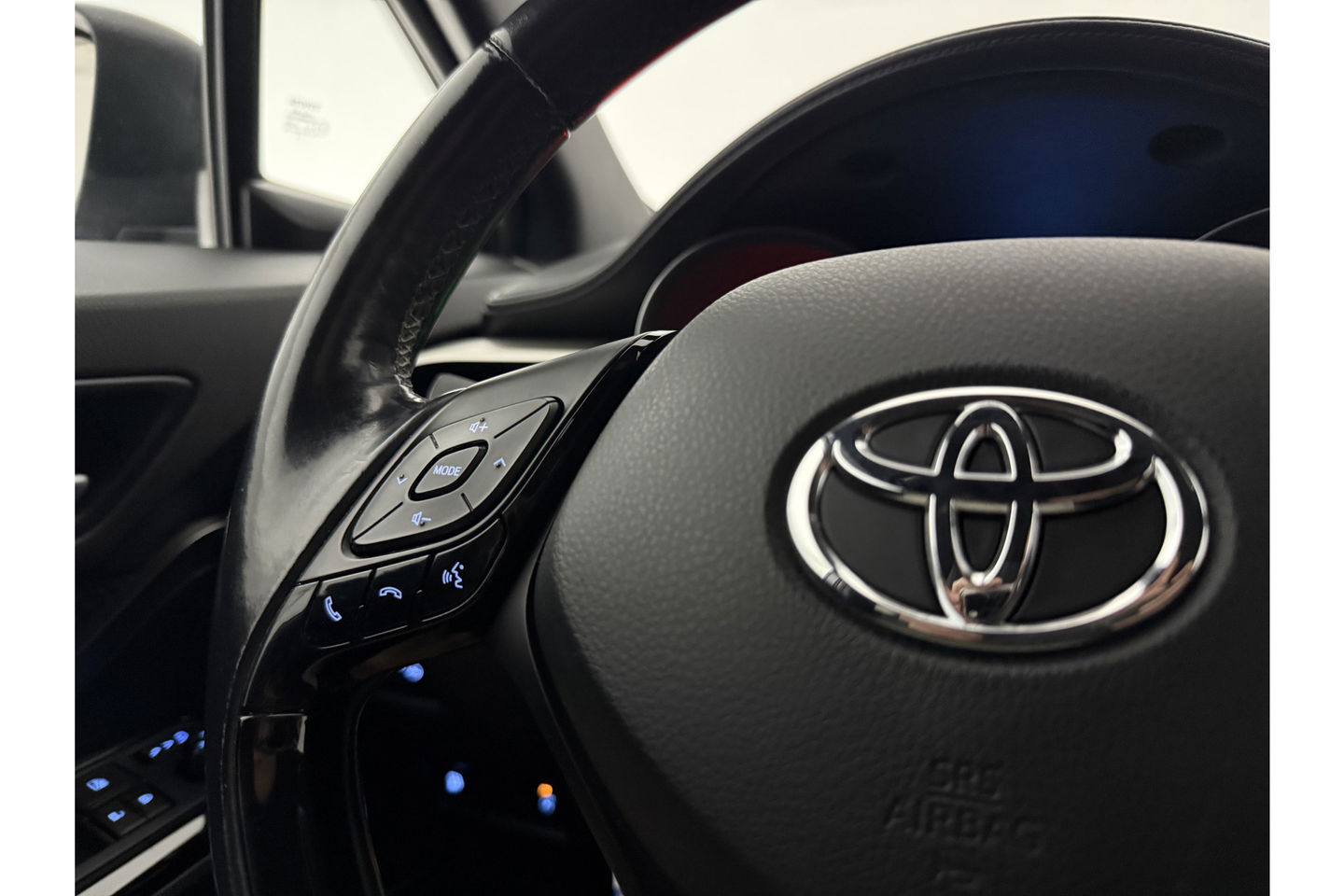 Toyota C-HR 1.8 Hybrid 148PK LED Camera Navi Clima Cruise Parkeersensoren 18"LMV
