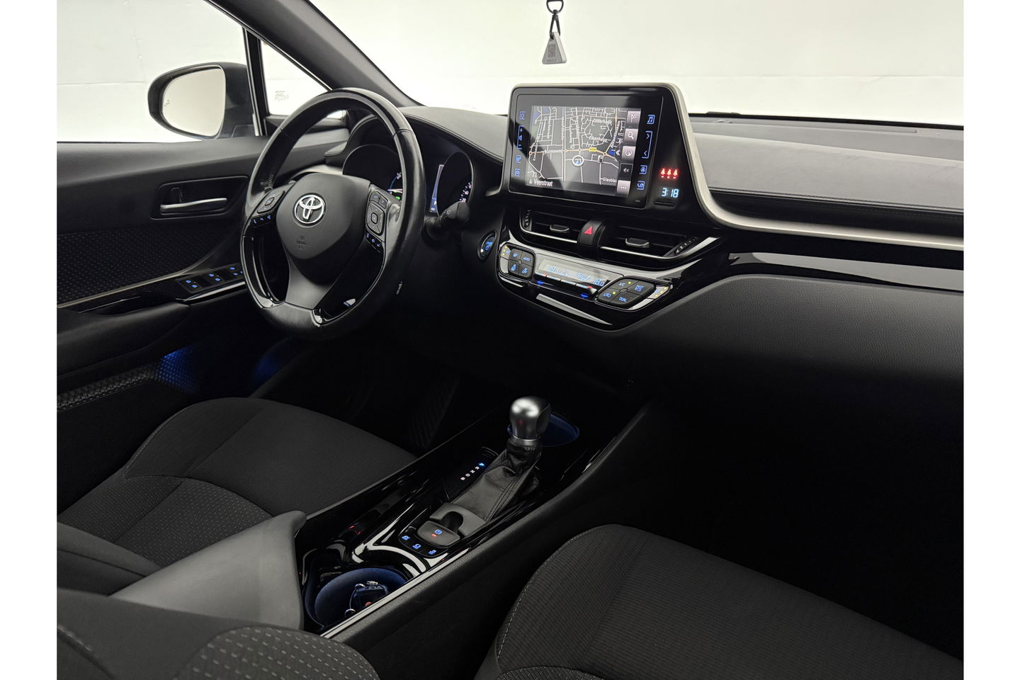 Toyota C-HR 1.8 Hybrid 148PK LED Camera Navi Clima Cruise Parkeersensoren 18"LMV