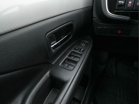Mitsubishi Outlander 2.0 PHEV Business Edition X-Line AWD Aut. *NAVI-FULLMAP | LEATHER-FABRIC | COMFORT-SEATS | CAMERA | ECC | KEYLESS | SHIFT-PADDLES | TOWBAR | 16"ALU*
