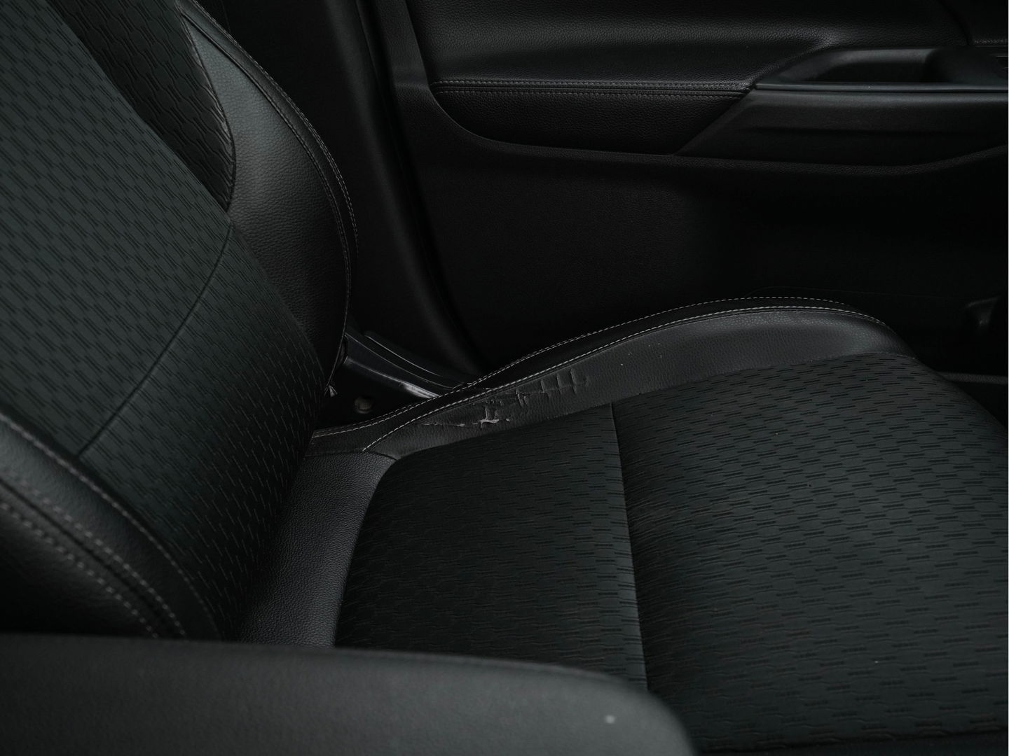 Mitsubishi Outlander 2.0 PHEV Business Edition X-Line AWD Aut. *NAVI-FULLMAP | LEATHER-FABRIC | COMFORT-SEATS | CAMERA | ECC | KEYLESS | SHIFT-PADDLES | TOWBAR | 16"ALU*