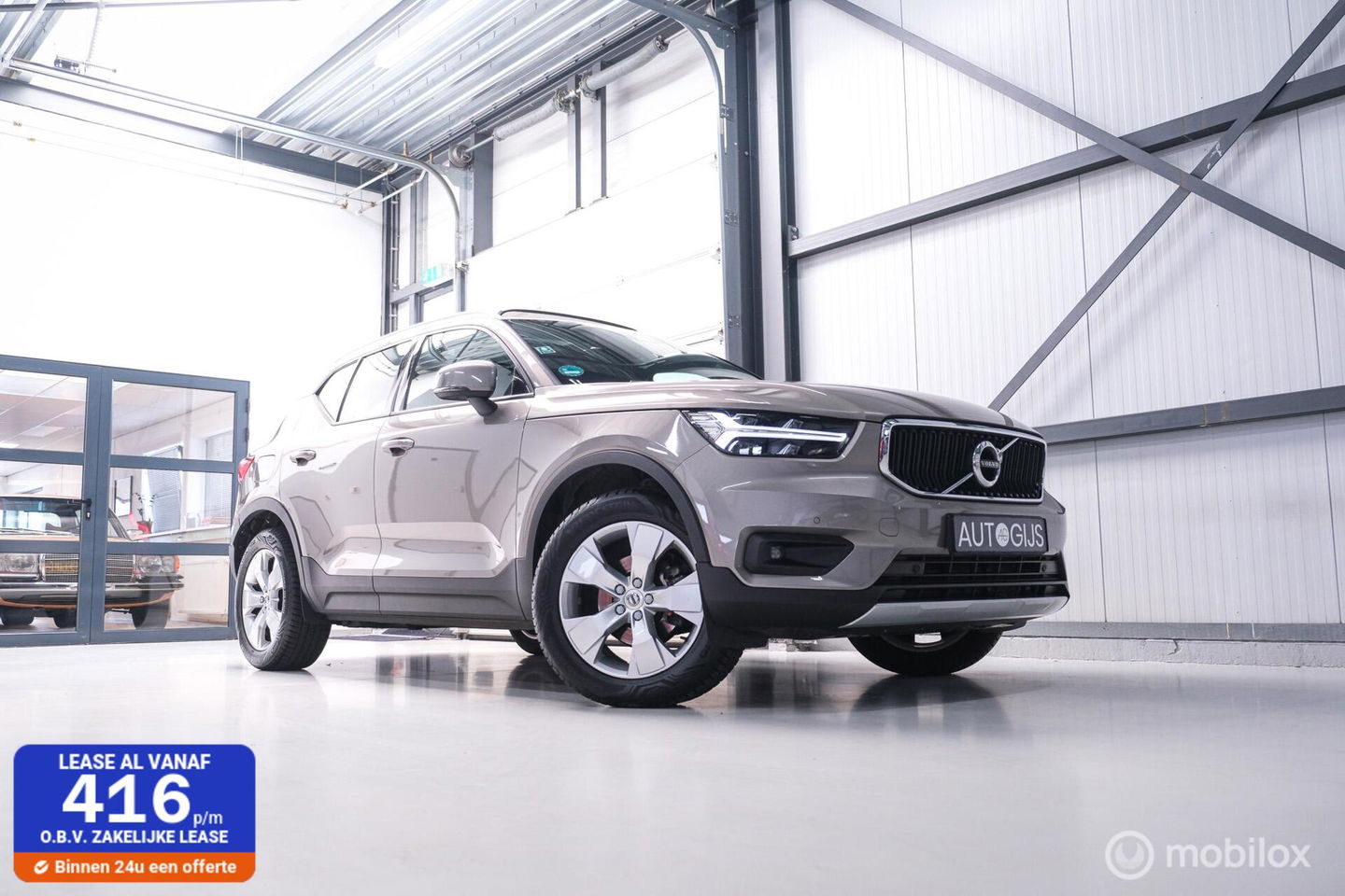 Volvo XC40 1.5 T2 Momentum | Schuifdak | Trekhaak | Camera | LED | stoel & stuurwielwarming |