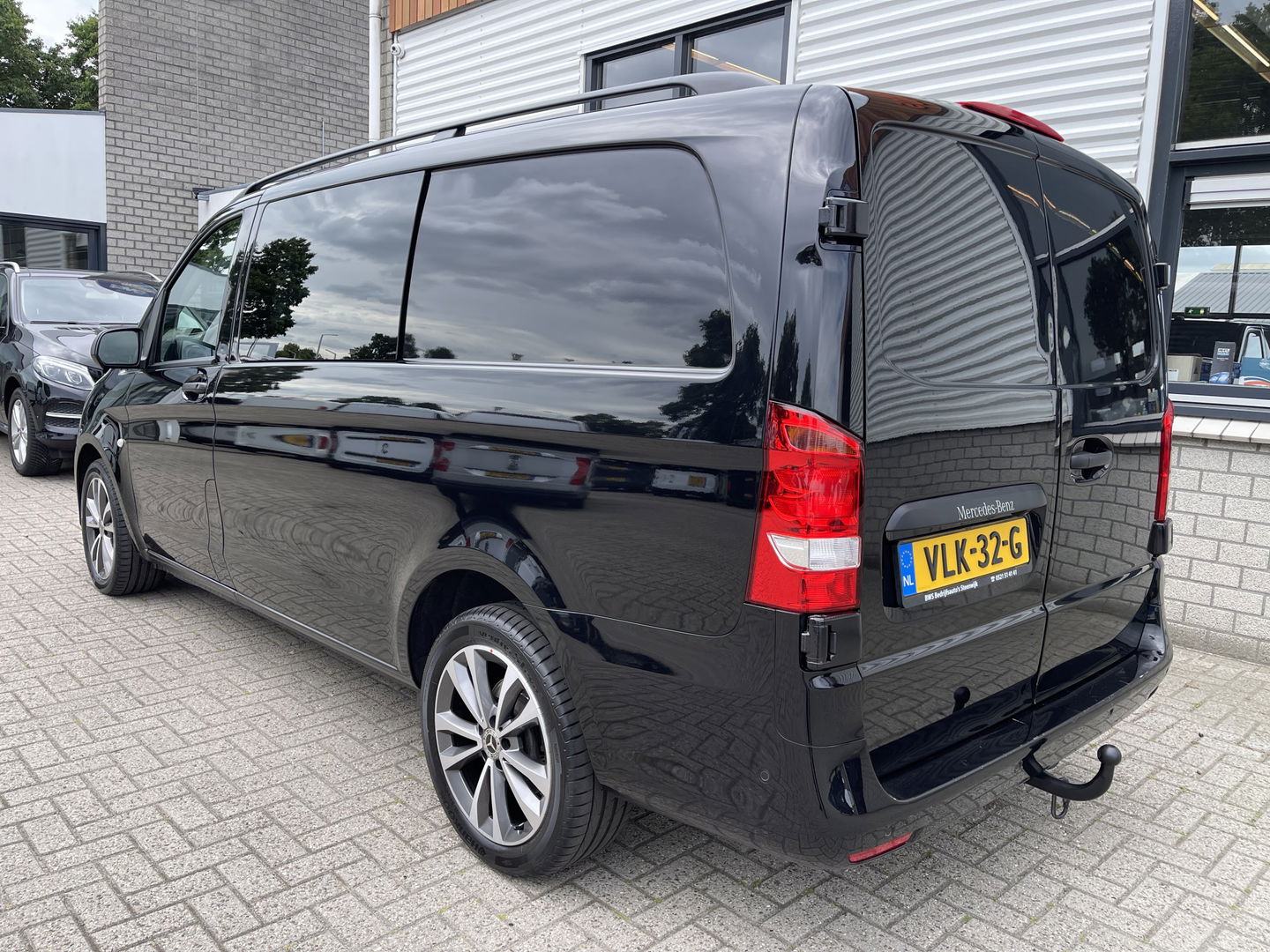 Mercedes-Benz Vito 116 CDI automaat Lang L2H1 / DC 5 persoons / vaste prijs rijklaar € 30.950 ex btw / lease vanaf € / bruin leer ! / airco / cruise / achterdeuren / trekhaak 2500 kg