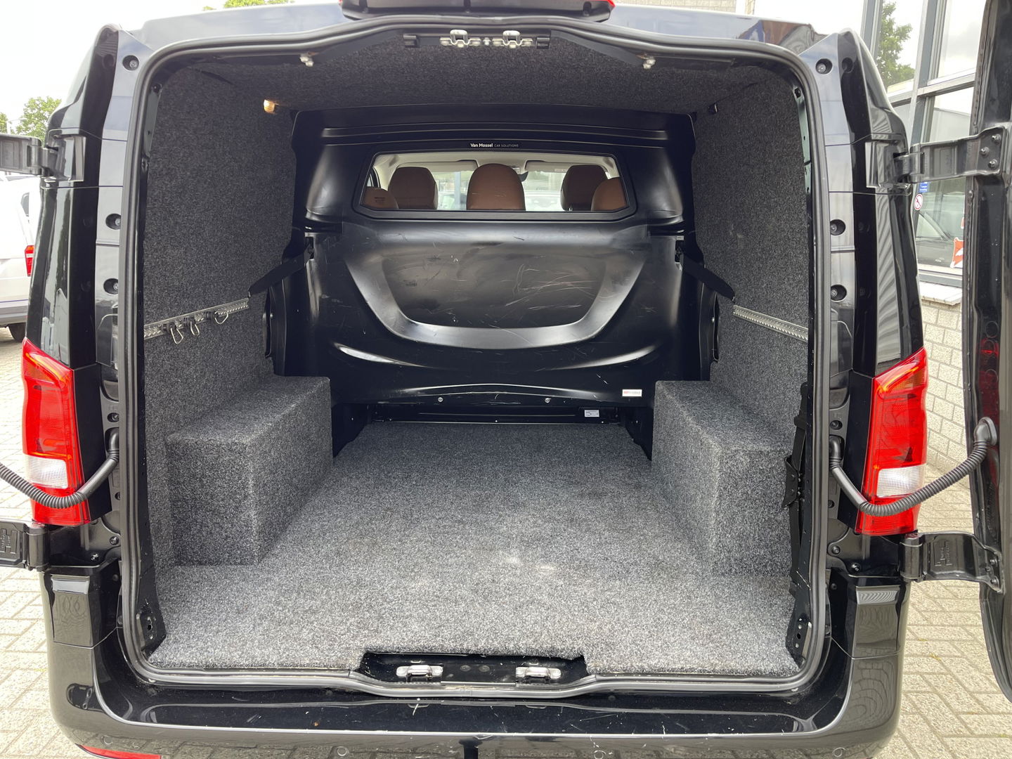 Mercedes-Benz Vito 116 CDI automaat Lang L2H1 / DC 5 persoons / vaste prijs rijklaar € 30.950 ex btw / lease vanaf € / bruin leer ! / airco / cruise / achterdeuren / trekhaak 2500 kg