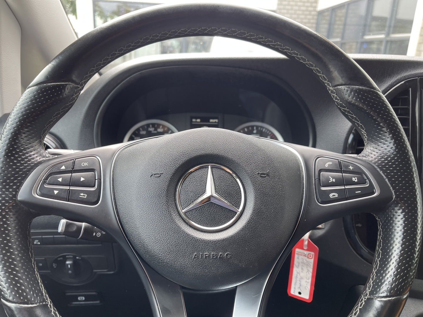 Mercedes-Benz Vito 116 CDI automaat Lang L2H1 / DC 5 persoons / vaste prijs rijklaar € 30.950 ex btw / lease vanaf € / bruin leer ! / airco / cruise / achterdeuren / trekhaak 2500 kg