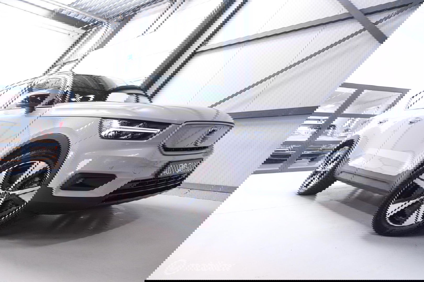 Volvo XC40 Recharge P8 AWD R-Design 408 pk | DAB | alcantara | LED | Rijklaarprijs |