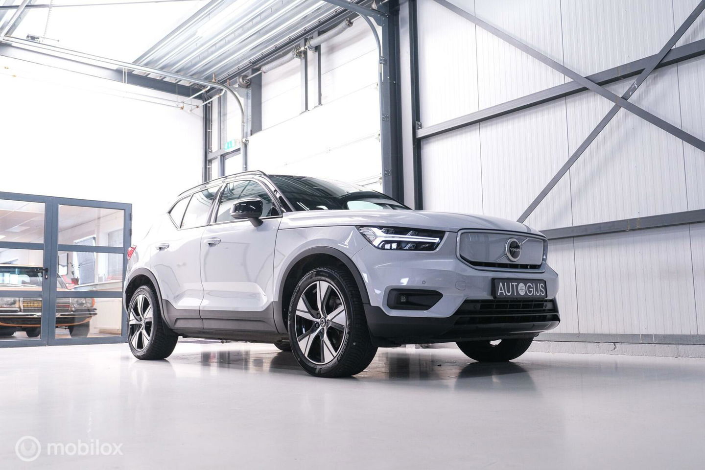Volvo XC40 Recharge P8 AWD R-Design 408 pk | DAB | alcantara | LED | Rijklaarprijs |