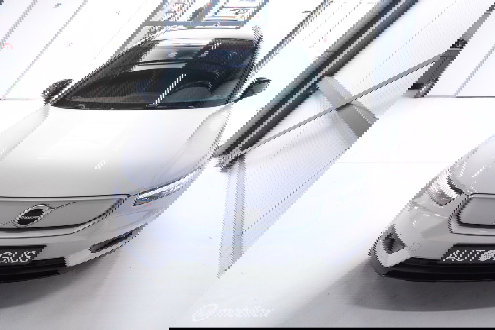 Volvo XC40 Recharge P8 AWD R-Design 408 pk | DAB | alcantara | LED | Rijklaarprijs |