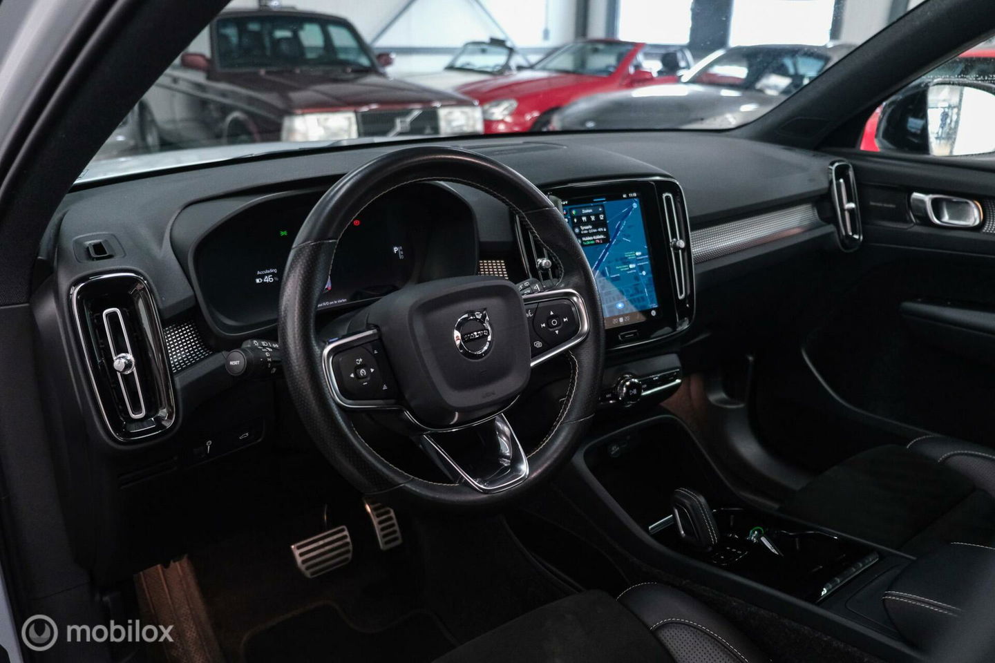 Volvo XC40 Recharge P8 AWD R-Design 408 pk | DAB | alcantara | LED | Rijklaarprijs |