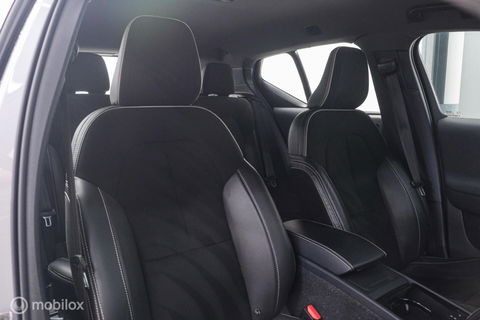 Volvo XC40 Recharge P8 AWD R-Design 408 pk | DAB | alcantara | LED | Rijklaarprijs |