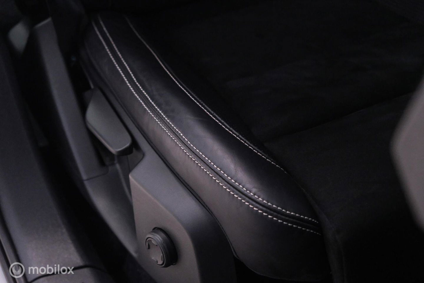 Volvo XC40 Recharge P8 AWD R-Design 408 pk | DAB | alcantara | LED | Rijklaarprijs |