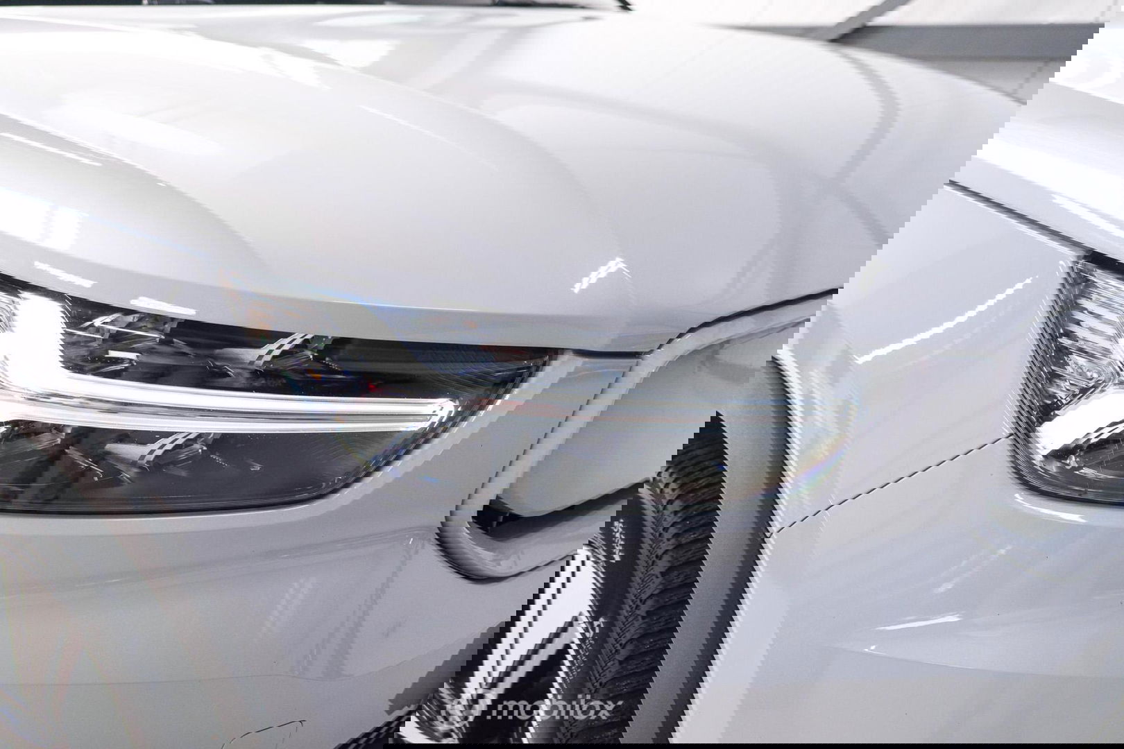 Volvo XC40 Recharge P8 AWD R-Design 408 pk | DAB | alcantara | LED | Rijklaarprijs |