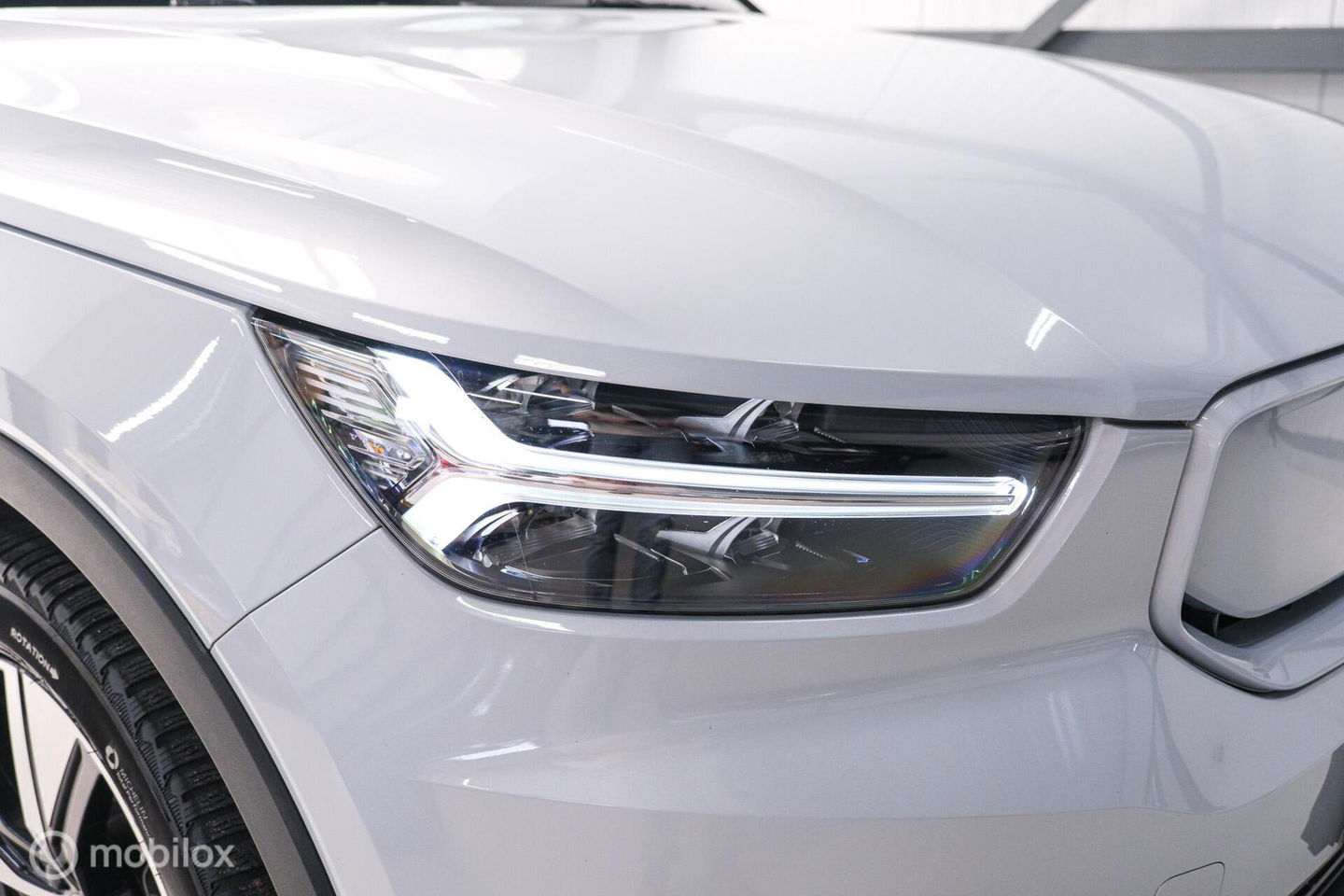 Volvo XC40 Recharge P8 AWD R-Design 408 pk | DAB | alcantara | LED | Rijklaarprijs |