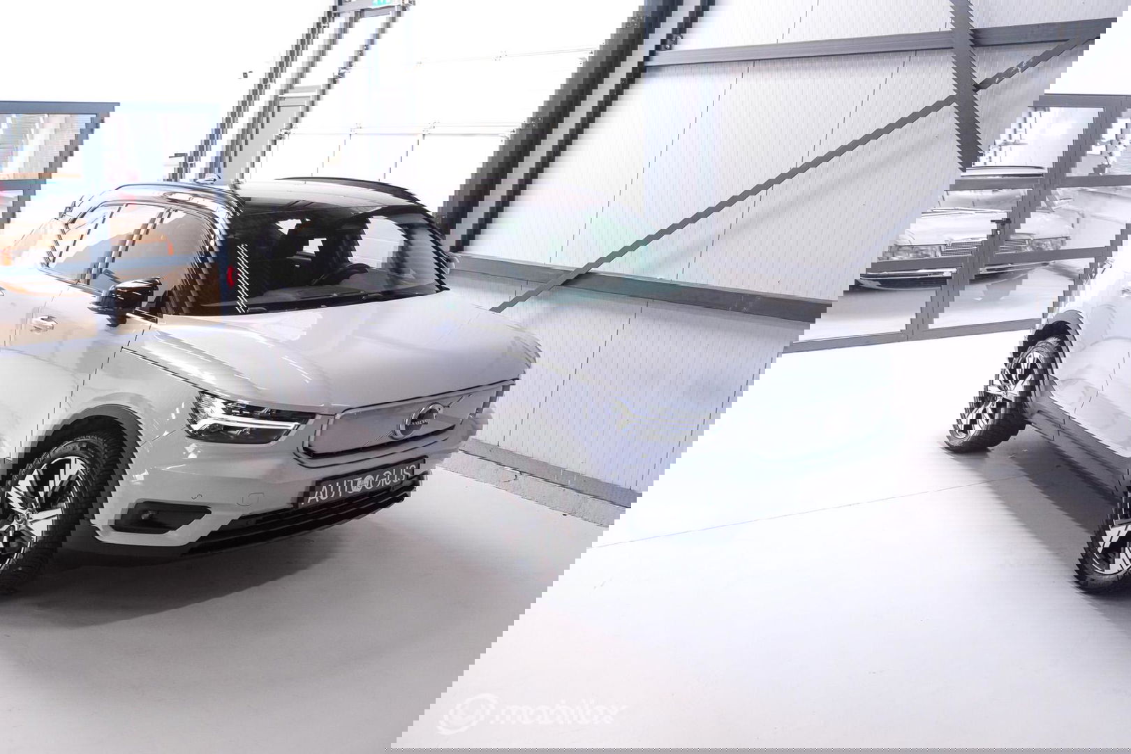 Volvo XC40 Recharge P8 AWD R-Design 408 pk | DAB | alcantara | LED | Rijklaarprijs |