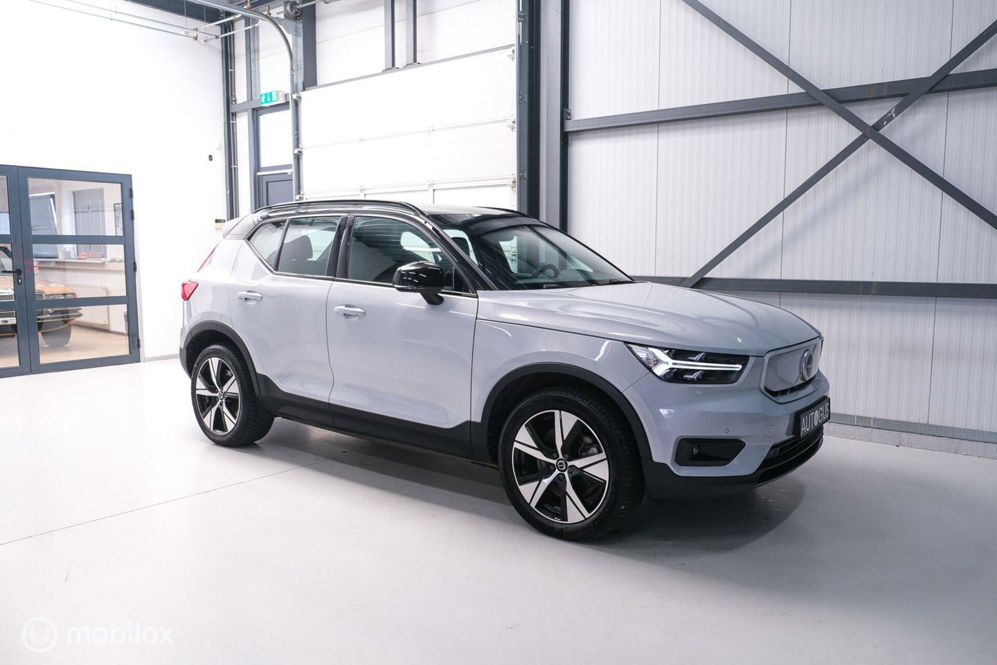 Volvo XC40 Recharge P8 AWD R-Design 408 pk | DAB | alcantara | LED | Rijklaarprijs |