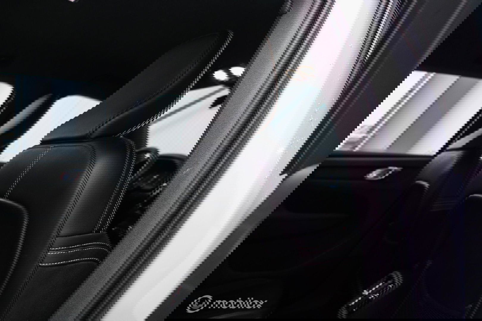 Volvo XC40 Recharge P8 AWD R-Design 408 pk | DAB | alcantara | LED | Rijklaarprijs |