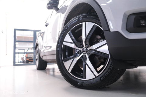 Volvo XC40 Recharge P8 AWD R-Design 408 pk | DAB | alcantara | LED | Rijklaarprijs |