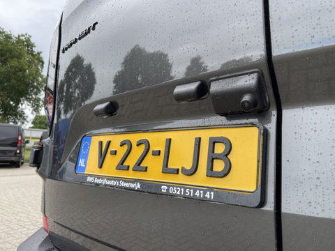 Ford Transit Custom 340 2.0 TDCI L2H1 Trend DC 6 persoons / NIEUW / bpm vrij / rijklaar € 39.950 ex btw / lease vanaf € 715 / direct leverbaar / airco / cruise / apple carplay / camera / magnetic grey metallic