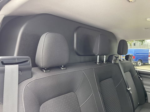 Ford Transit Custom 340 2.0 TDCI L2H1 Trend DC 6 persoons / NIEUW / bpm vrij / rijklaar € 39.950 ex btw / lease vanaf € 715 / direct leverbaar / airco / cruise / apple carplay / camera / magnetic grey metallic