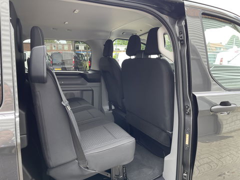 Ford Transit Custom 340 2.0 TDCI L2H1 Trend DC 6 persoons / NIEUW / bpm vrij / rijklaar € 39.950 ex btw / lease vanaf € 715 / direct leverbaar / airco / cruise / apple carplay / camera / magnetic grey metallic