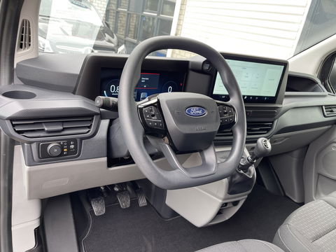 Ford Transit Custom 340 2.0 TDCI L2H1 Trend DC 6 persoons / NIEUW / bpm vrij / rijklaar € 39.950 ex btw / lease vanaf € 715 / direct leverbaar / airco / cruise / apple carplay / camera / magnetic grey metallic