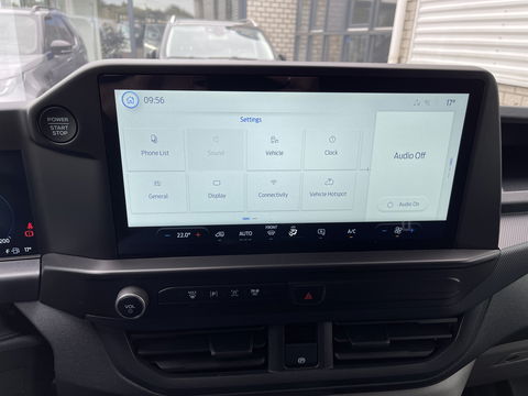 Ford Transit Custom 340 2.0 TDCI L2H1 Trend DC 6 persoons / NIEUW / bpm vrij / rijklaar € 39.950 ex btw / lease vanaf € 715 / direct leverbaar / airco / cruise / apple carplay / camera / magnetic grey metallic