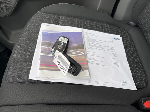 Ford Transit Custom 340 2.0 TDCI L2H1 Trend DC 6 persoons / NIEUW / bpm vrij / rijklaar € 39.950 ex btw / lease vanaf € 715 / direct leverbaar / airco / cruise / apple carplay / camera / magnetic grey metallic