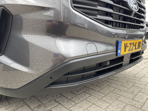Ford Transit Custom 340 2.0 TDCI L2H1 Trend DC 6 persoons / NIEUW / bpm vrij / rijklaar € 39.950 ex btw / lease vanaf € 715 / direct leverbaar / airco / cruise / apple carplay / camera / magnetic grey metallic