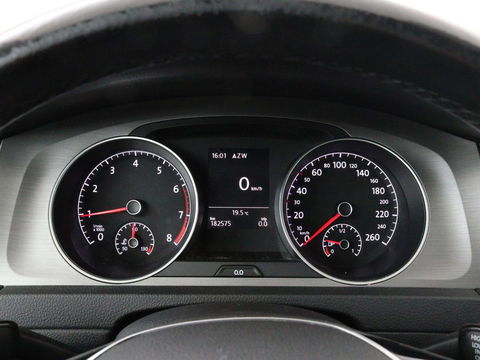 Volkswagen Golf 1.0 TSI Comfortline | Camera | Sportstoelen | Navigatie | Parkeerhulp | Climate control | DAB | Cruise control | Bluetooth | Regen-/lichtsensor