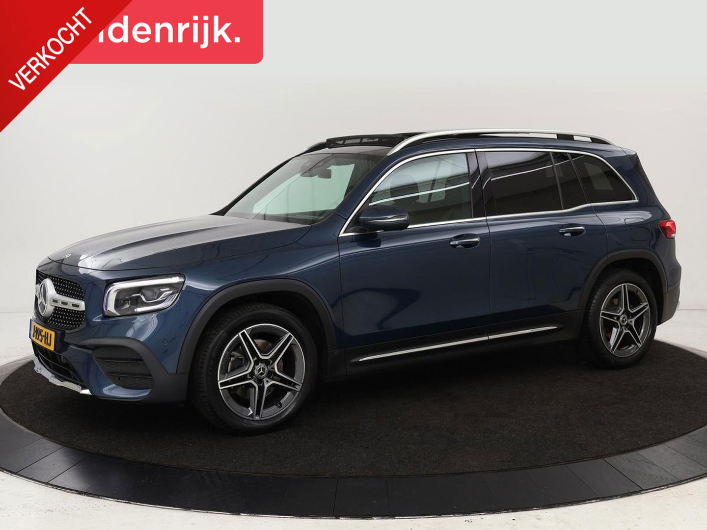 Mercedes-Benz GLB 200 Premium Plus | AMG Line | Panoramadak | Leder | Stoelverwarming | Carplay | Camera | Trekhaak | Memory | Carbon | Full LED | Navigatie | Keyless