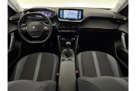 Peugeot 2008 1.2 PureTech 360 Camera LED Virtual Trekhaak Parelmoer Carplay Clima Cruise Navi 18"LMV PDC
