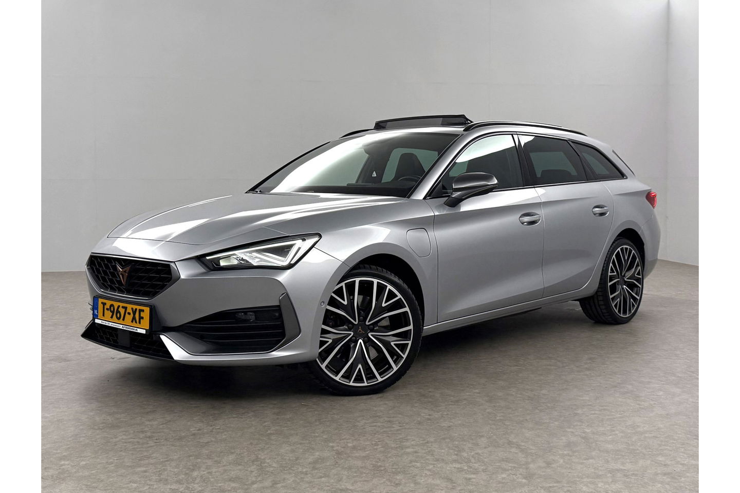 CUPRA Leon Sportstourer 1.4 e-Hybrid VZ Performance 245PK Pano Memory Sfeerverl. LED Camera Carplay Virtual Clima Cruise 19"LMV Navi PDC
