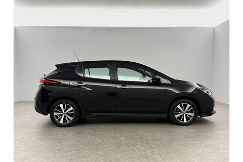 Nissan Leaf Acenta 40 kWh 150PK Camera Carplay LED Clima Cruise 16''LMV Stoel/Stuurverwarming