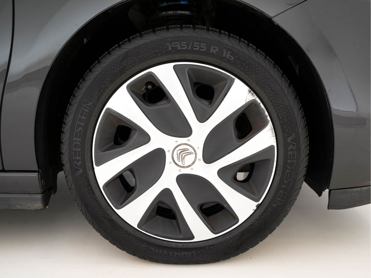 Citroën DS3 1.6 e-HDi So Chic *NAVI-FULLMAP | SPORT-SEATS | ECC | MICROFIBRE | PDC | CRUISE | RADIO-CD | TOWBAR*