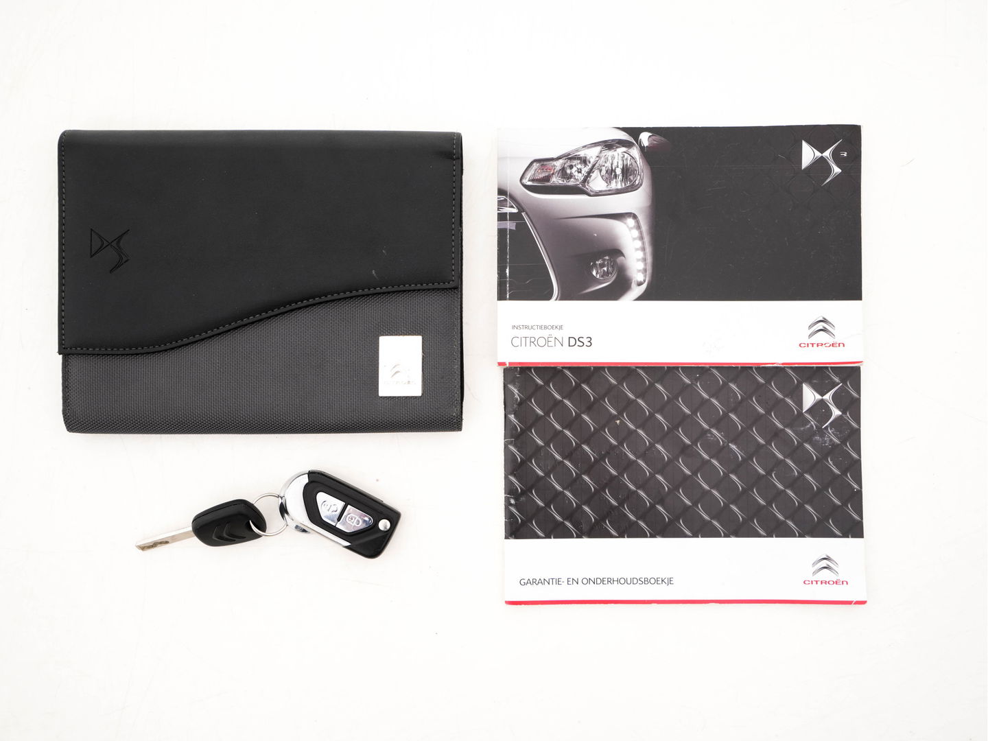 Citroën DS3 1.6 e-HDi So Chic *NAVI-FULLMAP | SPORT-SEATS | ECC | MICROFIBRE | PDC | CRUISE | RADIO-CD | TOWBAR*