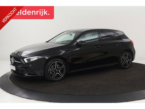 Mercedes-Benz A-Klasse 250e AMG Night | Carplay | Stoelverwarming | Full LED | Sfeerverlichting | Leder/Alcantara | Navigatie | Park Assist