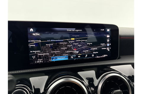 Mercedes-Benz A-Klasse 200 AMG 164PK Pano LED Virtual Clima Cruise Camera Carplay Navi PDC 18"LMV
