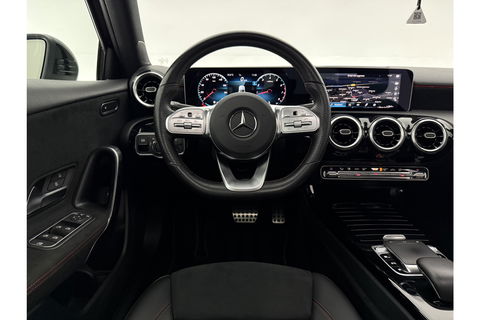Mercedes-Benz A-Klasse 200 AMG 164PK Pano LED Virtual Clima Cruise Camera Carplay Navi PDC 18"LMV