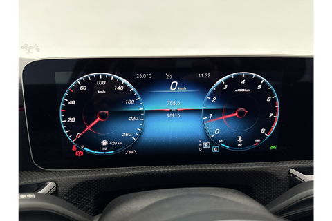 Mercedes-Benz A-Klasse 200 AMG 164PK Pano LED Virtual Clima Cruise Camera Carplay Navi PDC 18"LMV