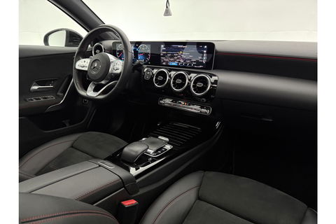 Mercedes-Benz A-Klasse 200 AMG 164PK Pano LED Virtual Clima Cruise Camera Carplay Navi PDC 18"LMV