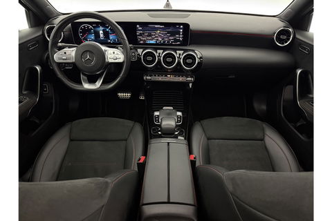 Mercedes-Benz A-Klasse 200 AMG 164PK Pano LED Virtual Clima Cruise Camera Carplay Navi PDC 18"LMV