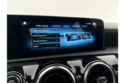 Mercedes-Benz A-Klasse 200 AMG 164PK Pano LED Virtual Clima Cruise Camera Carplay Navi PDC 18"LMV
