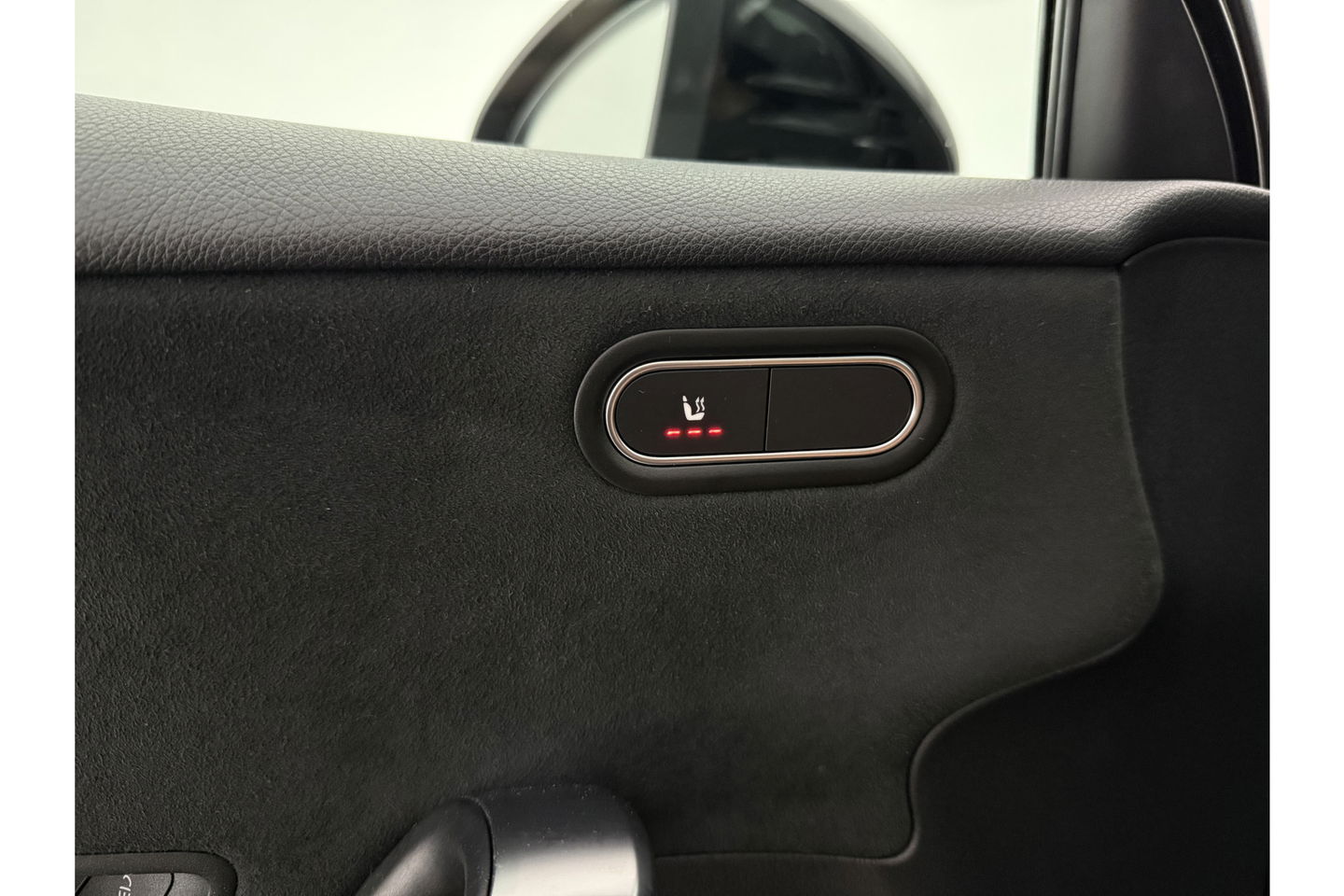 Mercedes-Benz A-Klasse 200 AMG 164PK Pano LED Virtual Clima Cruise Camera Carplay Navi PDC 18"LMV