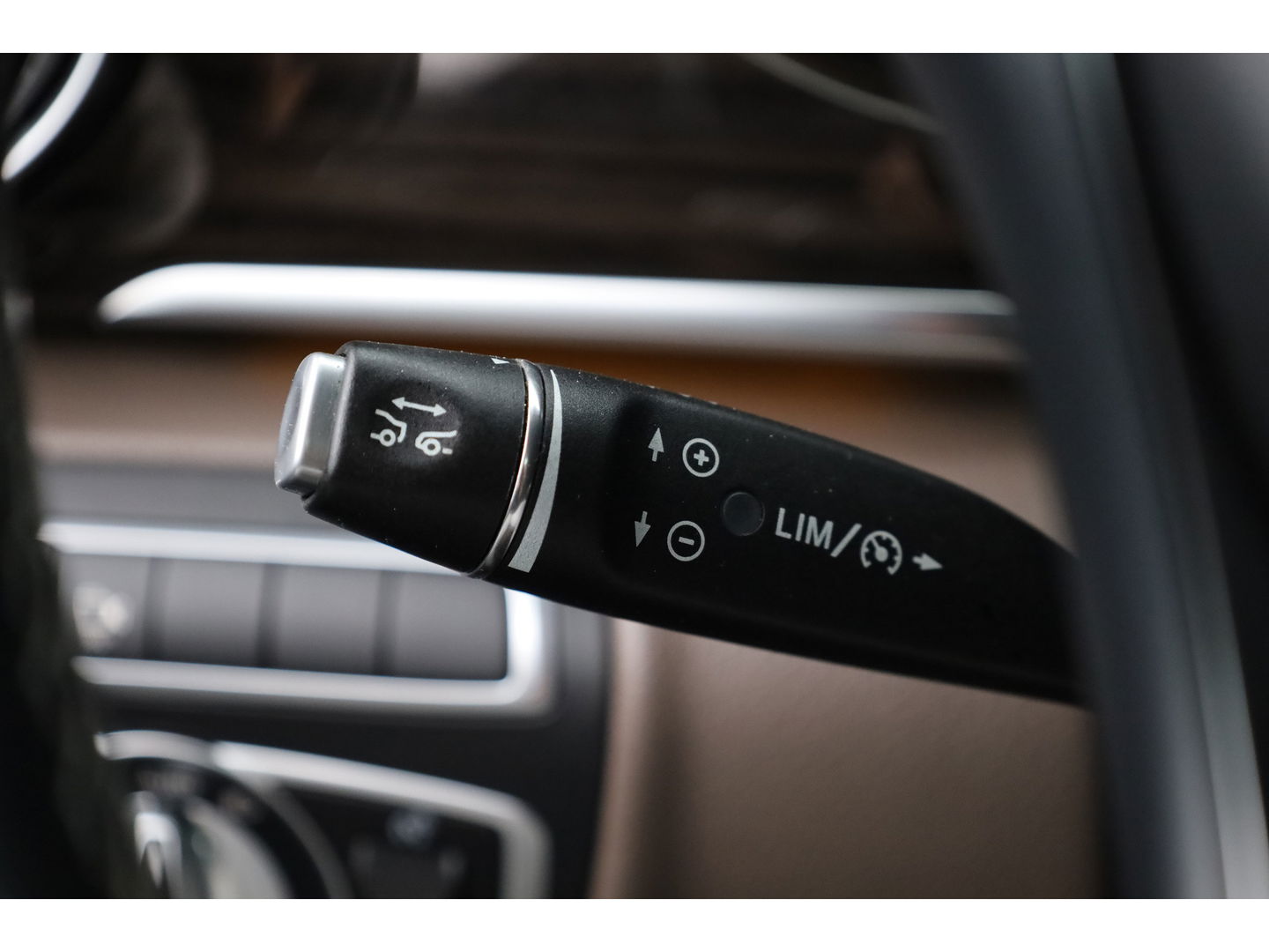 Mercedes-Benz V-Klasse 300d 4-MATIC Lang Avantgarde 7pers. | Pano | AMG Pack | Elek. schuideuren | 360cam | Stoelventi. | Burmester | Memory seats