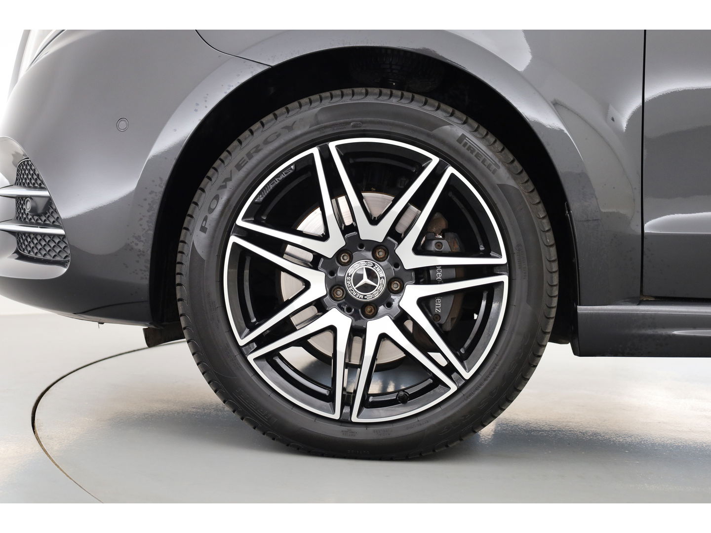 Mercedes-Benz V-Klasse 300d 4-MATIC Lang Avantgarde 7pers. | Pano | AMG Pack | Elek. schuideuren | 360cam | Stoelventi. | Burmester | Memory seats
